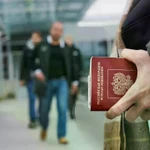 Pháp áp hạn chế đi lại với các nhà ngoại giao Nga, Moskva phản ứng gay gắt