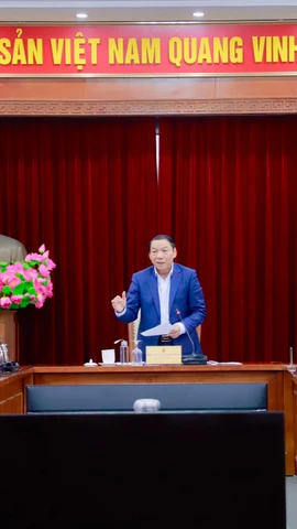 Bộ trưởng Bộ Văn hóa, Thể thao và Du lịch Nguyễn Văn Hùng chủ trì buổi làm việc với Cục Báo chí ngày 11/3. (Ảnh: BVH)