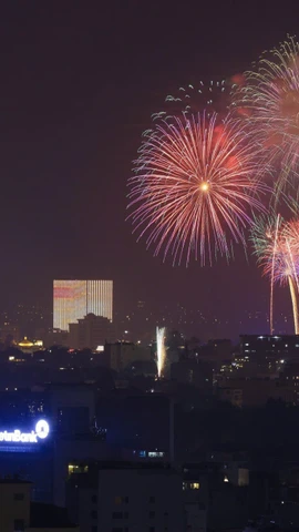 Rực rỡ bầu trời Hà Nội đêm giao thừa đón năm mới 2026