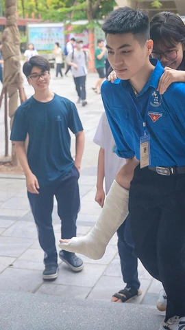 Sắc áo xanh tiếp sức mùa thi, đồng hành cùng sỹ tử và cha mẹ học sinh