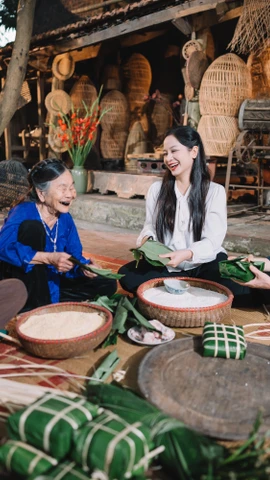 Không khí Xuân ngập tràn video ca nhạc “Tết bình an bên nhau.” (Ảnh: CTV/Vietnam+) 