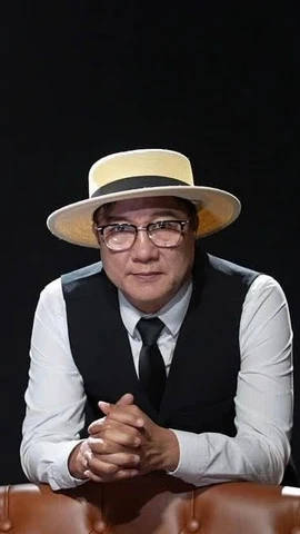 Nghệ sỹ Nhân dân Trọng Trinh xuất thân là nghệ sỹ sân khấu, sau đó ông bén duyên với truyền hình-điện ảnh. Ngoài làm diễn viên, ông còn tham gia làm đạo diễn. (Ảnh: NVCC)