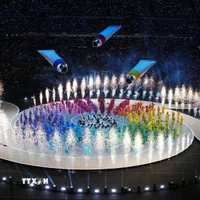 Nghệ sĩ biểu diễn tại lễ khai mạc Olympic mùa Đông Milan-Cortina 2026 ở Milan, Italy, ngày 6/2/2026. (Nguồn: THX/TTXVN)