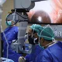 Đội ngũ phẫu thuật thực hiện ca cấy ghép tại Bệnh viện Rambam ở Haifa. (Nguồn: Trung tâm Y tế Rambam)