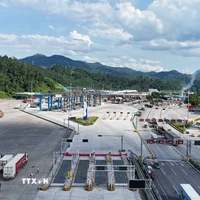 Toàn cảnh cửa khẩu thông minh Hữu Nghị Quan-Hữu Nghị Trung-Việt. (Nguồn: TTXVN phát)