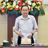 Sáng 11/5, tại Hà Nội, Ủy viên Bộ Chính trị, Bí thư Đảng ủy Quốc hội, Chủ tịch Quốc hội Trần Thanh Mẫn, Trưởng Đoàn công tác của Bộ Chính trị chủ trì cuộc làm việc với Ban Thường vụ Thành ủy Cần Thơ, Tỉnh ủy Hậu Giang, Tỉnh ủy Sóc Trăng về việc thực hiện Nghị quyết Hội nghị lần thứ 11 Ban Chấp hành Trung ương Đảng khóa XIII. (Ảnh: Doãn Tấn/TTXVN)