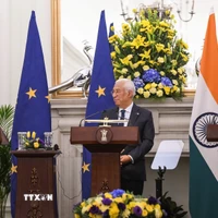 Thủ tướng Ấn Độ Narendra Modi, Chủ tịch Ủy ban châu Âu Ursula von der Leyen và Chủ tịch Hội đồng châu Âu Antonio Costa tại cuộc họp báo ở New Delhi, ngày 27/1/2026. (Nguồn: ANI/TTXVN)