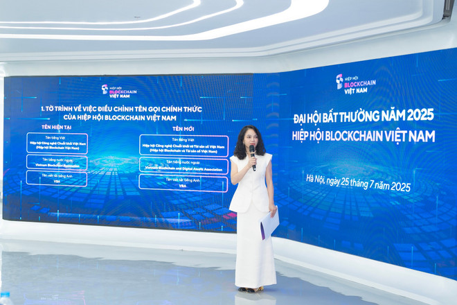 Bà Nguyễn Vân Hiền, Phó Chủ tịch kiêm Tổng Thư ký VBA khẳng định việc đổi tên là bước đầu trong định hướng thúc đẩy Tài sản số và đưa Việt Nam hòa vào dòng chảy chuyển đổi số toàn cầu. (Ảnh: VBA) mhp08648-copy.jpg