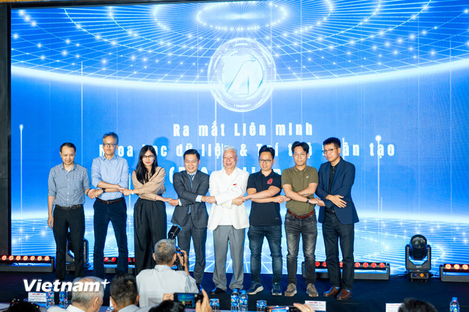 VnEconomy cũng chính thức công bố thành lập Liên minh Dữ liệu và Trí tuệ nhân tạo. (Ảnh: Minh Sơn/Vietnam+) vnp-vn-economy-6.jpg