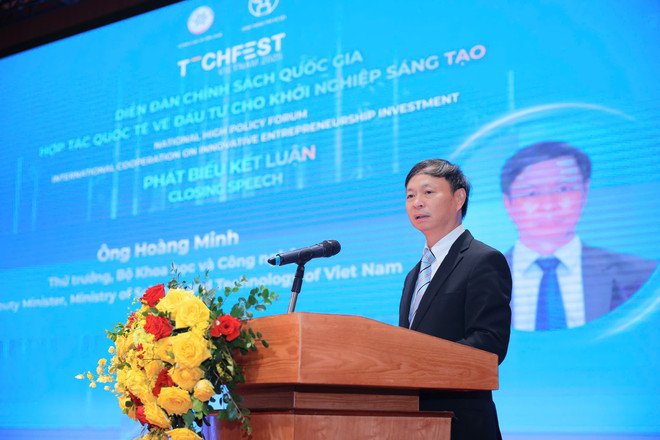 លោក Hoang Minh អនុរដ្ឋមន្ត្រីក្រសួងវិទ្យាសាស្ត្រ និងបច្ចេកវិទ្យា ថ្លែងសុន្ទរកថាក្នុងពិធីនេះ។ (រូបថត៖ Hoang Hieu/VNA) z7322682734497-652f8c1acaf97f6413d75dcf69ab33a7.jpg