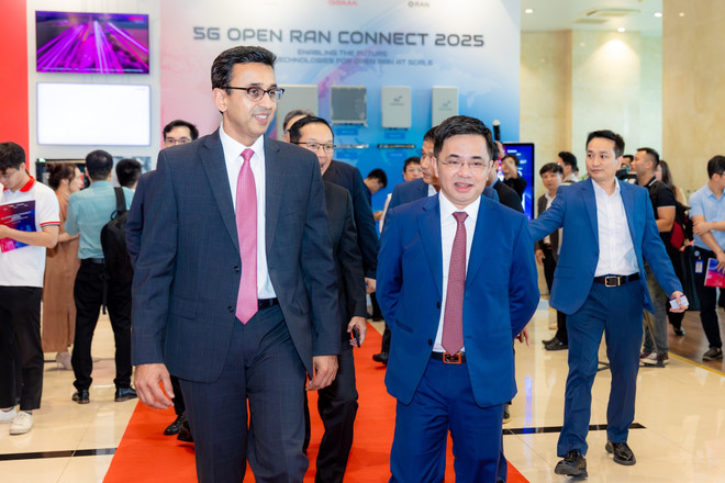 Đoàn đại biểu cấp cao của Viettel và Qualcomm tại sự kiện. (Ảnh: PV/Vietnam+) viettel-high-tech7jpg.jpg