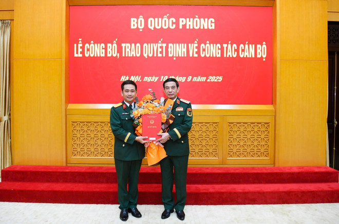 លោកវរសេនីយ៍ឯក Vu Tuan Anh កើតនៅឆ្នាំ 1980 បានចាប់ផ្តើមដំណើររបស់លោកនៅក្រុមហ៊ុន Viettel ក្នុងខែកញ្ញា ឆ្នាំ 2004 ជាប្រធានក្រុម Software នៃនាយកដ្ឋានបច្ចេកទេស សាជីវកម្មទូរគមនាគមន៍យោធា។ (រូបថត៖ Viettel) dai-ta-vu-tuan-anh.jpg