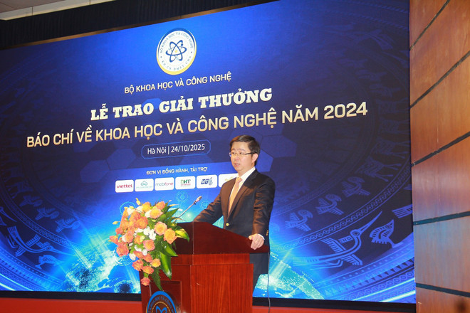 Thứ trưởng Bộ Khoa học và Công nghệ Bùi Hoàng Phương phát biểu tại Lễ trao giải. (Ảnh: Bộ Khoa học và Công nghệ) img-8478.jpg
