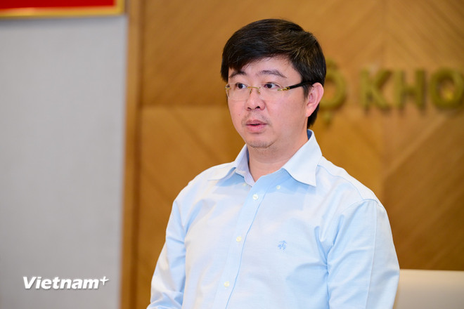 Bui Hoang Phuong, ministrul adjunct al Științei și Tehnologiei, vorbește la conferința de presă obișnuită. (Foto: Minh Son/Vietnam+) vnp-bo-khoa-hoc-va-cong-nghe-2.jpg