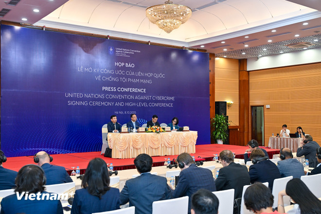 Panorama of the press conference. (Photo: Minh Son/Vietnam+) vnp-cong-uoc-ha-noi-8.jpg