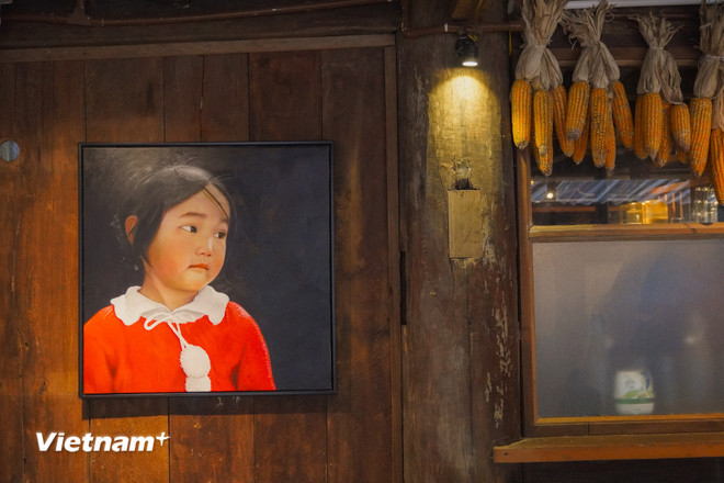 Tidak mengikut trend atau pergerakan yang bising, Minoriti memilih untuk bercerita melalui budaya dan senyap. (Foto: Nguyen Tam/Vietnam+) vnp-thieu-so-cafe-12.jpg