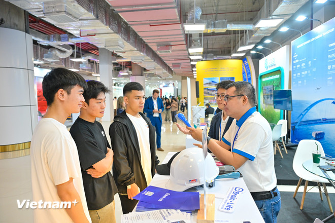 Pameran Antarabangsa Inovasi Vietnam 2025 akan memaparkan dan memperkenalkan produk dan teknologi baharu dalam 11 sektor dan bidang utama mengikut Keputusan 1131 Perdana Menteri bertarikh 12 Jun 2025. (Foto: Minh Son/Vietnam+) vnp-trien-lam-doi-moi-sang-tao-10.jpg