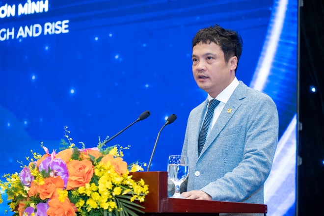 Mr. Nguyen Van Khoa - Chairman of VINASA, General Director of FPT Corporation spoke at the event. (Photo: Minh Son/Vietnam+) dx-summit-day-2025-10.jpg