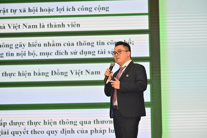 លោក To Tran Hoa បានសង្កត់ធ្ងន់ថា ដំណោះស្រាយលេខ 05 គឺជាមូលដ្ឋានគ្រឹះផ្នែកច្បាប់ដ៏សំខាន់សម្រាប់ការបង្កើតទីផ្សាររូបិយប័ណ្ណគ្រីបតូក្នុងស្រុក។ (រូបថត៖ Minh Son/Vietnam+) z63-2241.jpg