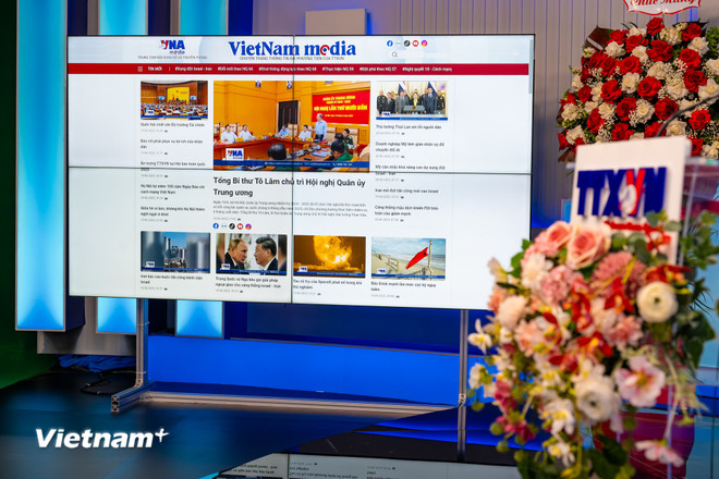 موقع Vietnammedia.vnanet.vn ليس مجرد منصة لنقل المعلومات، بل هو أيضًا رمزٌ لروح الابتكار في الفكر الصحفي، والابتكار في النماذج التقليدية، والابتكار في أسلوب نشر المعلومات. تُعدّ هذه الصفحة المتخصصة جزءًا أساسيًا من استراتيجية إنشاء منظومة رقمية شاملة لوكالة أنباء فيتنام. (صورة: مينه سون/فيتنام+) vnp-chuyen-trang-4.jpg