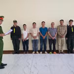 Công an Thành phố Hồ Chí Minh ra quyết định khởi tố vụ án, khởi tố bị can và bắt tạm giam các đối tượng liên quan về tội “Gây ô nhiễm môi trường” theo quy định của Bộ luật Hình sự. (Ảnh: CA. TP Hồ Chí Minh cung cấp)