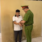 Cơ quan Cảnh sát điều tra Công an Thành phố (Phòng Cảnh sát hình sự) vừa ra quyết định khởi tố vụ án, khởi tố bị can và bắt tạm giam đối với Ngô Anh Tuấn. (Ảnh: CA Thành phố Hồ Chí Minh cung cấp)