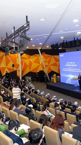 Hiệp hội Dữ liệu Quốc gia phối hợp với Trường Đại học Anh Quốc Việt Nam tổ chức Hội thảo Quốc tế về Kinh tế Dữ liệu. (Ảnh: PV/Vietnam+)