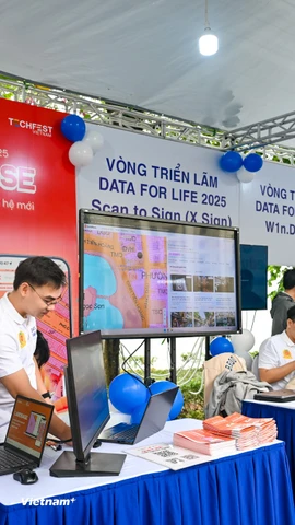 Techfest Việt Nam 2025 khu vực phố đi bộ Hồ Gươm. (Ảnh: Vietnam+) 