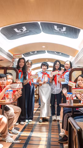 Chuyến tàu di sản đặc biệt kết nối những thế hệ đội viên tiêu biểu Thủ đô 