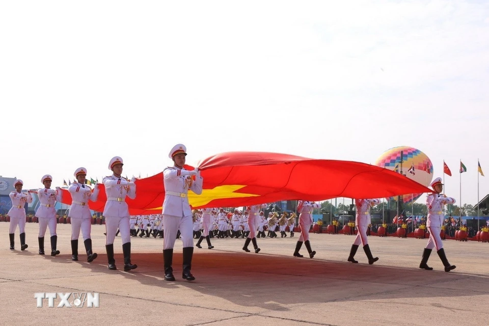 Lễ chào cờ khai mạc Triển lãm Quốc phòng quốc tế Việt Nam 2024. (Ảnh: Văn Điệp/ TTXVN)