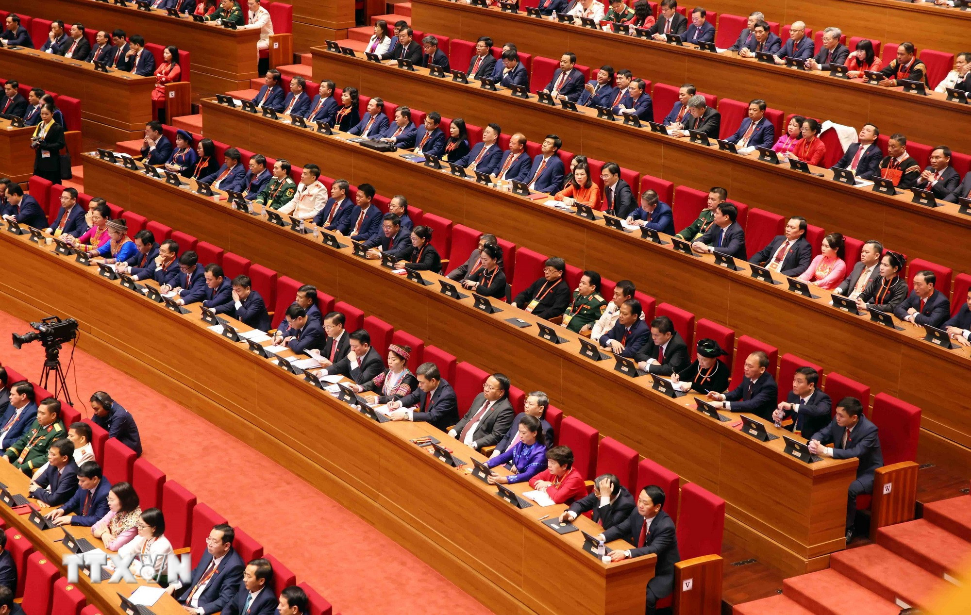 Toàn văn Báo cáo của Ban Chấp hành Trung ương Đảng khóa XIII về các văn kiện trình Đại hội XIV của Đảng