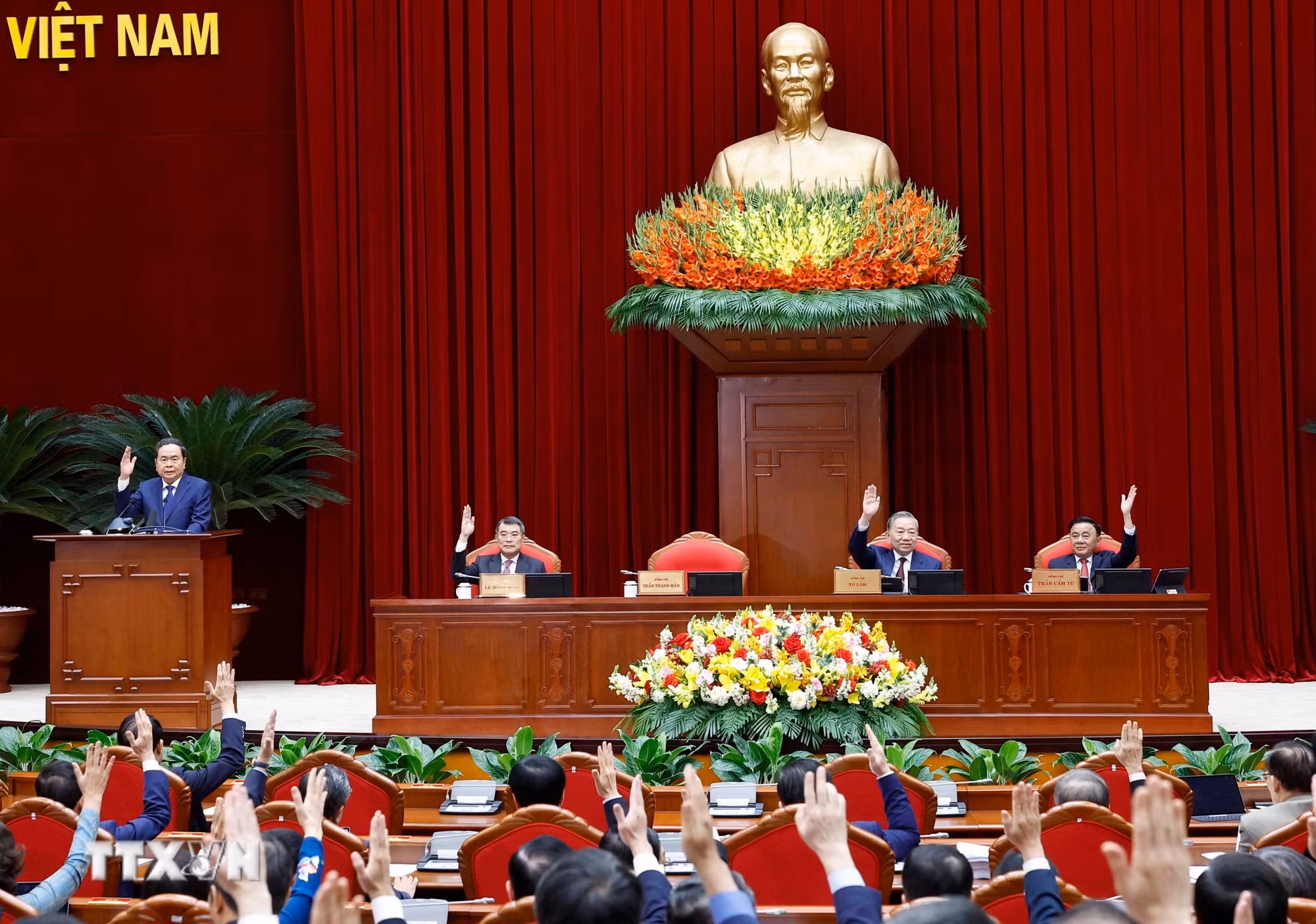 ttxvn-be-mac-hoi-nghi-lan-thu-hai-ban-chap-hanh-trung-uong-dang-khoa-xiv-8662178-6.jpg