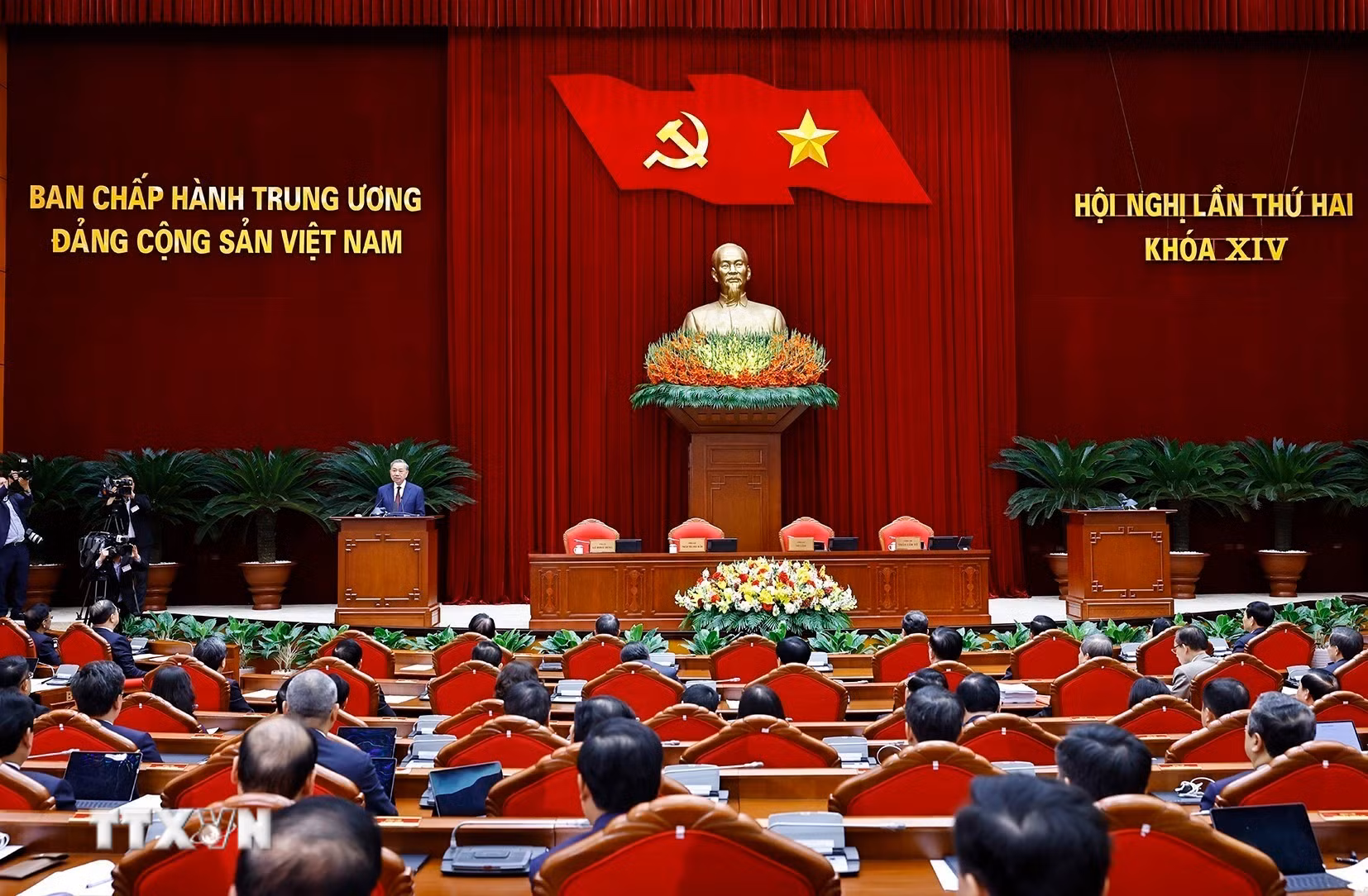 Tổng Bí thư Tô Lâm phát biểu bế mạc Hội nghị lần thứ hai Ban Chấp hành Trung ương Đảng khóa XIV. (Ảnh: Thống Nhất/TTXVN)