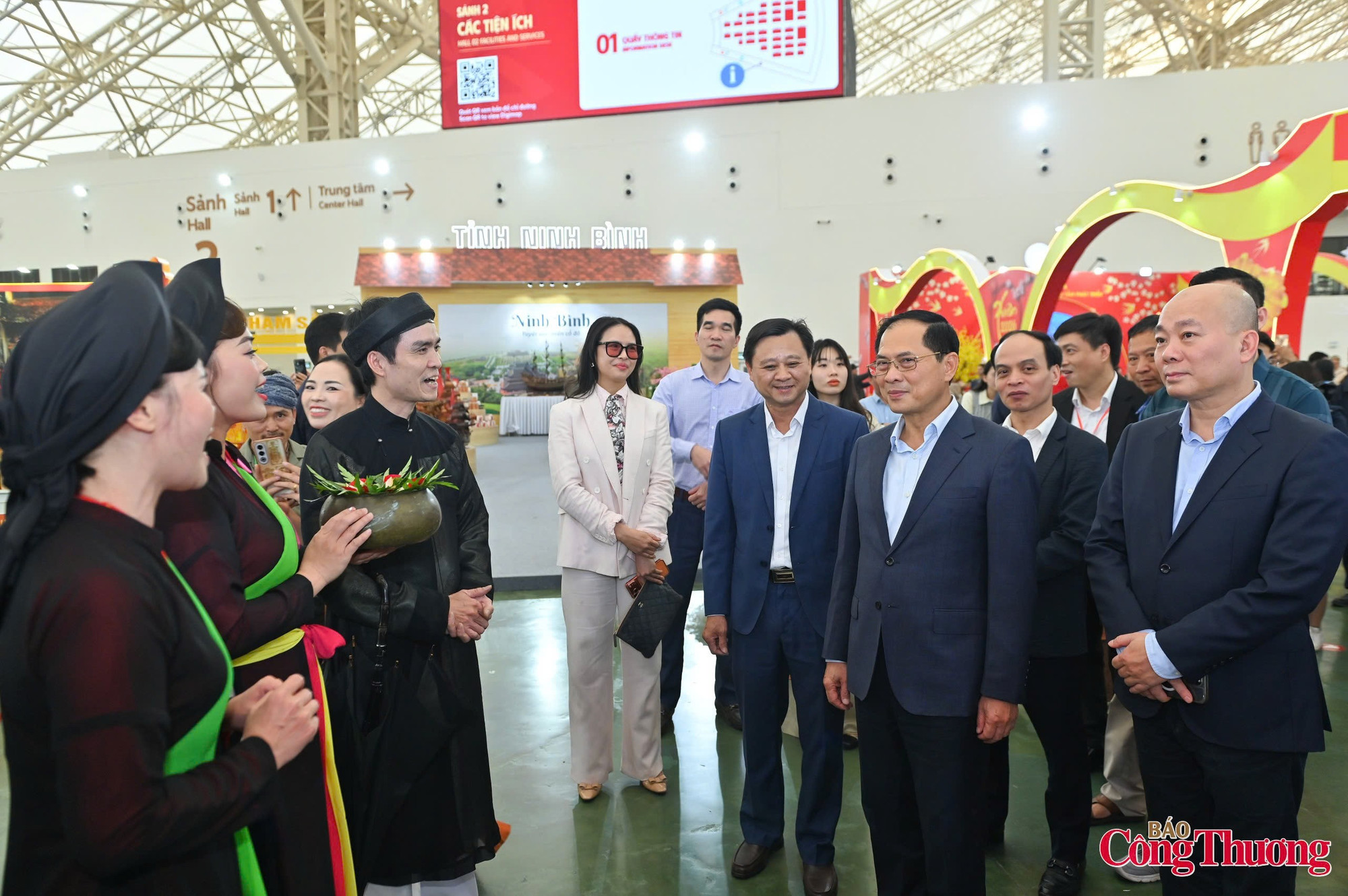 Phó Thủ tướng Bùi Thanh Sơn kiểm tra tình hình Hội chợ mùa Xuân 2026.