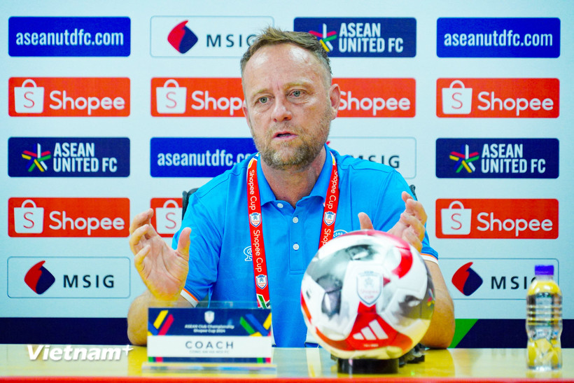 Huấn luyện viên Mano Polking cùng Công an Hà Nội hướng đến danh hiệu vô địch Shopee Cup 2024-2025. (Ảnh: Việt Anh/Vietnam+)