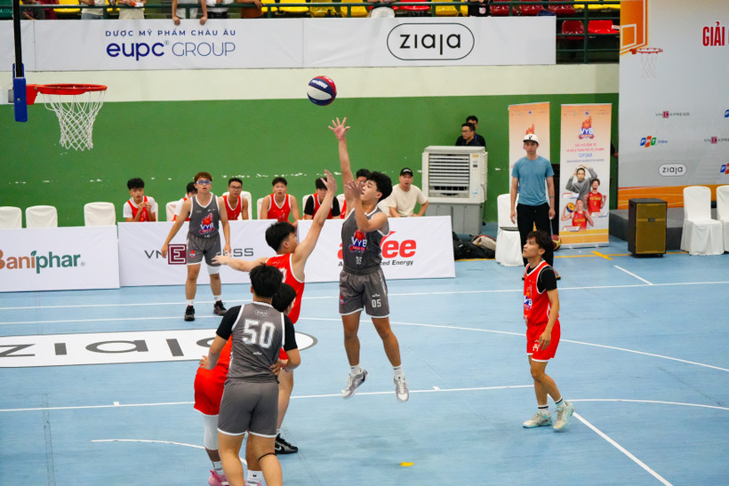 Giải Bóng rổ Trẻ VnExpress nhằm tạo sân chơi thể thao lành mạnh và lan tỏa niềm yêu thích bóng rổ. (Ảnh: VYB)