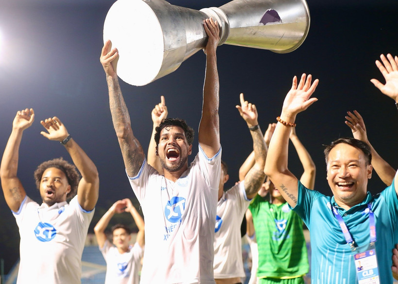 Thép Xanh Nam Định bảo vệ thành công danh hiệu vô địch V-League. (Ảnh: thepxanhnamdinh)