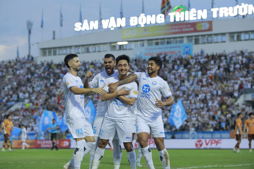 Thép Xanh Nam Định sẽ chính thức vô địch V-League 2024-2025 nếu giành điểm ở cuộc đối đầu với Quảng Nam tại vòng áp chót. (Ảnh: thepxanhnamdinh)