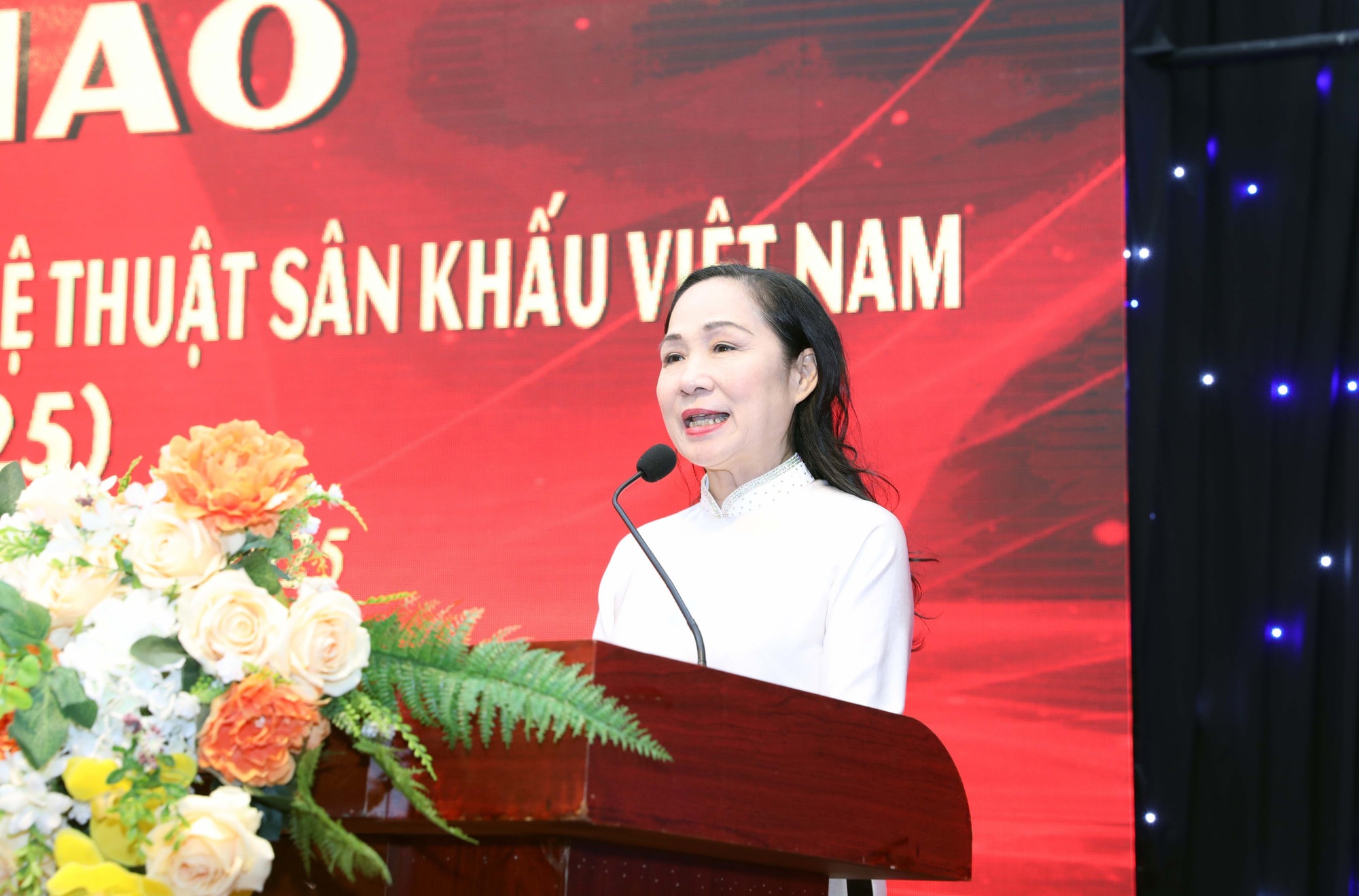 vna-potal-hoi-thao-50-nam-chang-duong-doi-moi-cua-nghe-thuat-san-khau-viet-nam-8314821.jpg