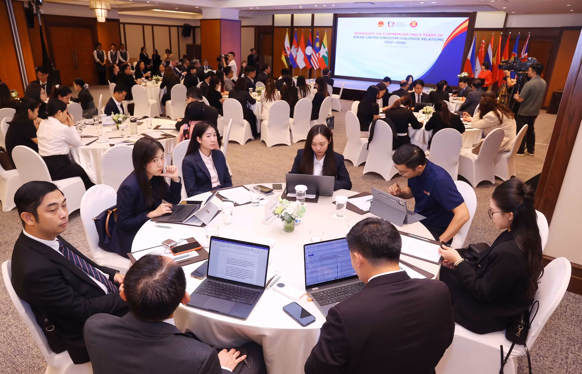 vna-potal-hoi-thao-asean-anh-ky-niem-5-nam-thiet-lap-quan-he-doi-tac-doi-thoai-8817966.jpg