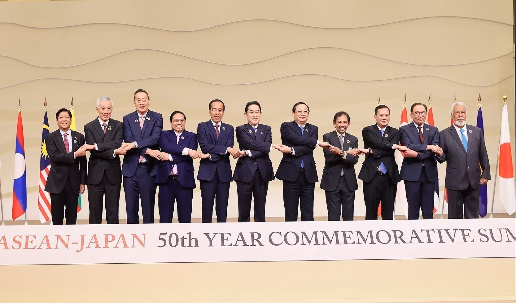 vna-potal-viet-nam-dong-gop-tich-cuc-chu-dong-va-co-trach-nhiem-vao-su-phat-trien-cua-asean-8164467.jpg