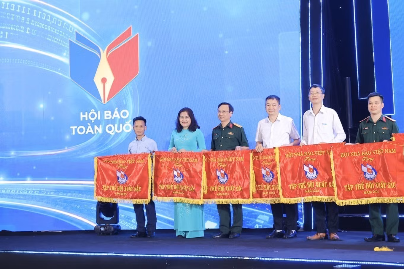 vna-potal-be-mac-hoi-bao-toan-quoc-2026-8839560.jpg