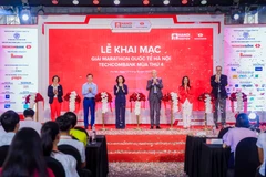 Lễ khai mạc Giải Marathon Quốc tế Hà Nội Techcombank mùa thứ 4 đánh dấu sự trở lại của sự kiện thể thao truyền cảm hứng - một giải chạy biểu trưng của Thủ đô Hà Nội. (Ảnh: Vietnam+)