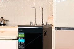 Phiên bản ngọc trai đen hài hòa trong căn bếp hiện đại. (Ảnh: Vietnam+)