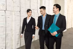 ABBank cam kết đồng hành cùng các doanh nghiệp trong hành trình phát triển bền vững, góp phần tạo dựng một tương lai năng động và thịnh vượng. (Ảnh: Vietnam+)