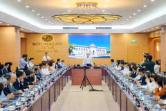 Thống đốc Ngân hàng Nhà nước Phạm Đức Ấn chủ trì cuộc họp. (Ảnh: Vietnam+)