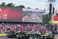 Dàn khí tài, hiện đại bậc nhất tiến vào Quảng trưởng Ba Đình. (Ảnh: Thùy Giang/Vietnam+)