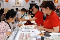 Vàng trong nước "bốc hơi" tới 54 triệu đồng/lượng sau hơn 4 tháng. (Nguồn: TTXVN)