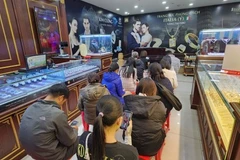 Giá vàng đảo chiều giảm mạnh tới 5,1 triệu đồng. (Ảnh: Vietnam+)