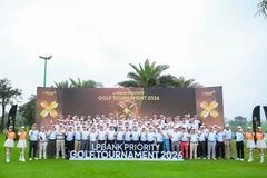 Các đại biểu chụp ảnh lưu niệm tại LPBank Priority Golf Tournament 2026. (Ảnh: Vietnam+)